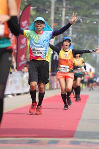 BIB: 41099, 4730
                            <button type="button" onclick="openModal(8233525)" class="btn btn-primary btn-sm float-right btn-popup" data-toggle="modal" data-target=".modal-high-quality">
                        <i class="fas fa-shopping-cart"></i> Add to Cart
                    </button>
                                            <button type="button" onclick="isThisMe(8233525, true)" class="btn btn-success btn-sm float-right btn-popup btn-isme hidden" data-toggle="tooltip" data-placement="bottom" title="นี่คือรูปของคุณใช่ไหม คลิกที่นี่เพื่อเอาเข้าอัลบั้ม">
                        <i class="fas fa-plus"></i> Add to album
                    </button>
                    <button type="button" onclick="isThisMe(8233525, false)" class="btn btn-warning btn-sm float-right btn-popup btn-isnotme hidden">
                        <i class="fas fa-ban"></i> Remove from album
                    </button>